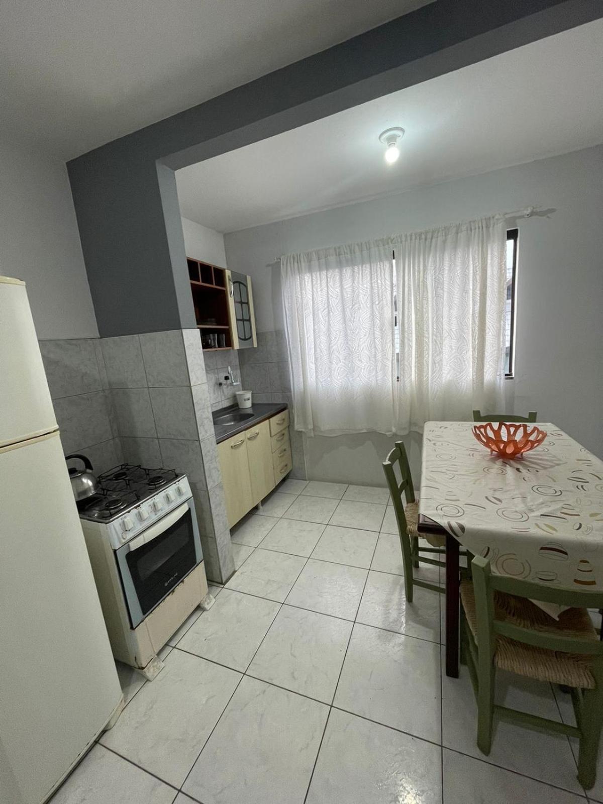 04 Pessoas, Em Residencial Frente Ao Mar Apartamento *